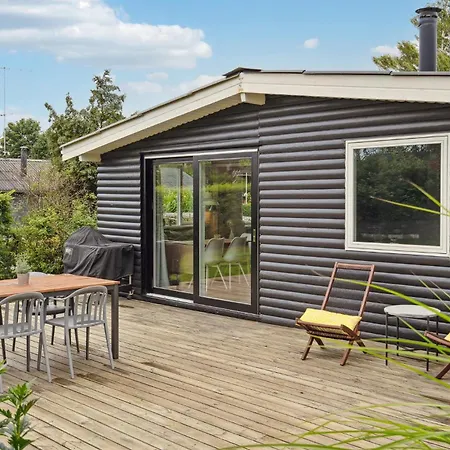 Two-bedroom In Semesterbostad