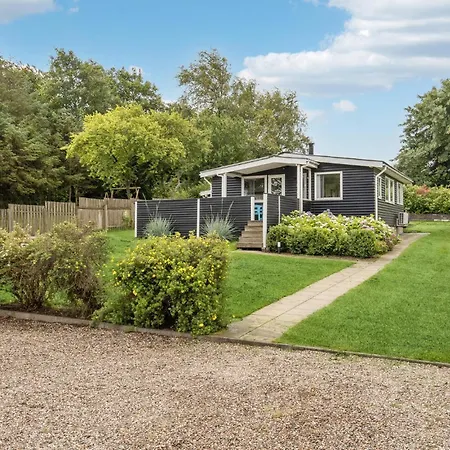 Stunning In With Kitchen Holiday home