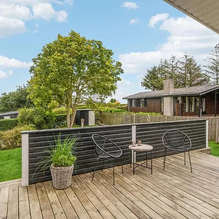 別荘 Two-bedroom In